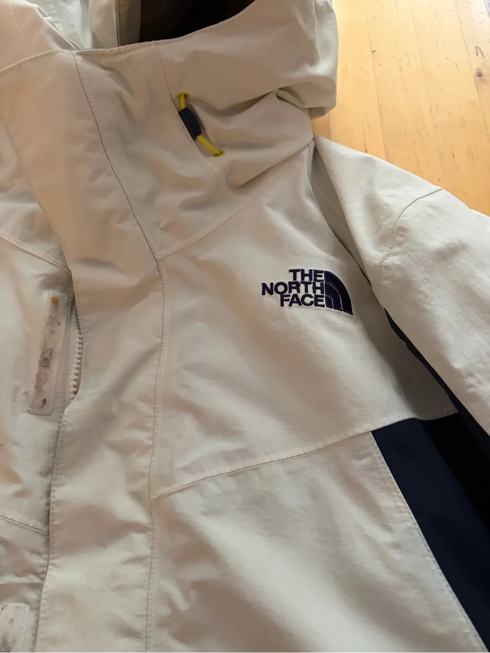 The North Face Men’s Hooded Ski Jacket in White and Navy